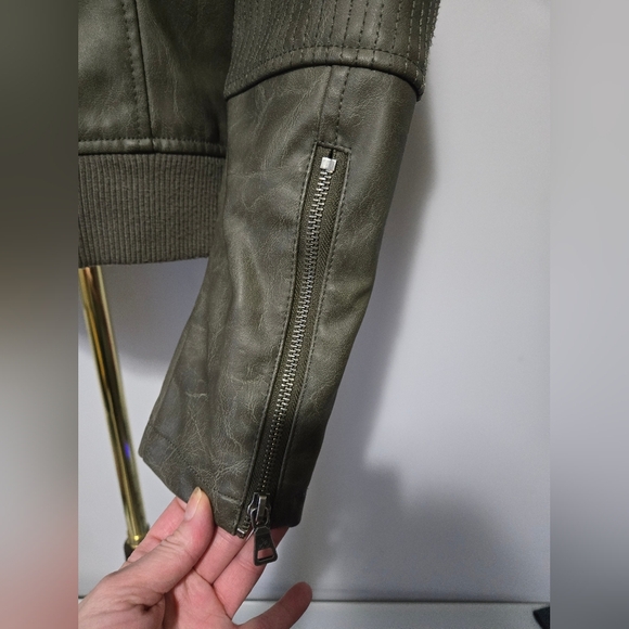 SAM EDELMAN Faux Leather Jacket with Cream Sherpa Collar. Size Large - Picture 8 of 15